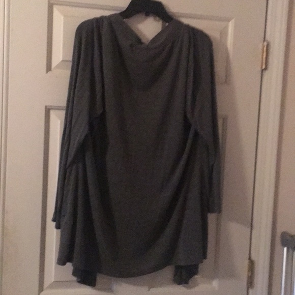 Prospect Blvd gray cardigan - Picture 2 of 5